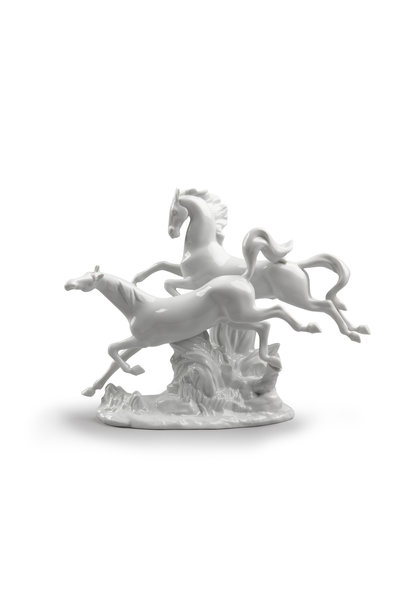 Horses galloping (white)