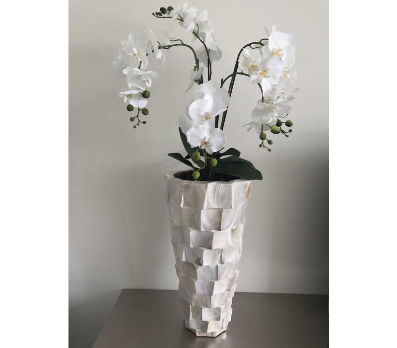 Schelpenvaas hoog - wit 65 cm  - met orchideeën