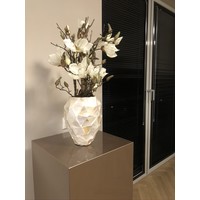 Schelpenvaas wit klein met witte magnolia's - wit 17x24 cm
