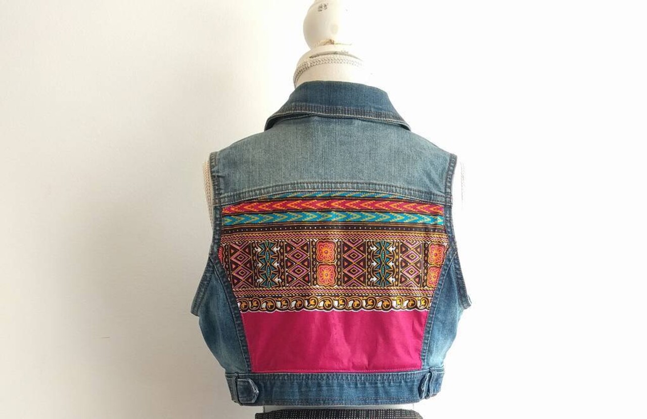 Vintage jeans giletje met roze Dashiki Vintage jeans giletje met roze Dashiki