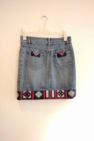 Vintage jeans rokje met Ankara rood wit blauw