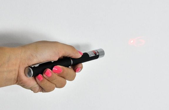 Krachtige Red LED Laser Pointer Pen 5M W kopen? - LEDClear.nl