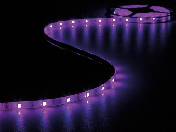 Vellight LEDS09RGB 150 LED's Strip 5 M en Voeding, Controller RGB