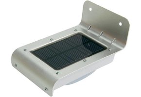 Xtorm AG102 Solar Sense LED Buitenlamp Silver