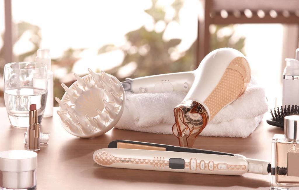 Philips HP 8270/00 ActiveCare LED Föhn - Cream