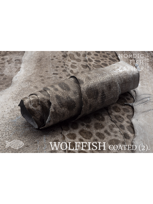 Nordic Fish Leather Gevlekte Zeewolf in de originele kleur natural 801s (niet-geverfd), gefinisht met medium gloss