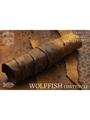 Nordic Fish Leather Gevlekte Zeewolf in de kleur Fjalar 804s (cognac), gefinisht met medium gloss