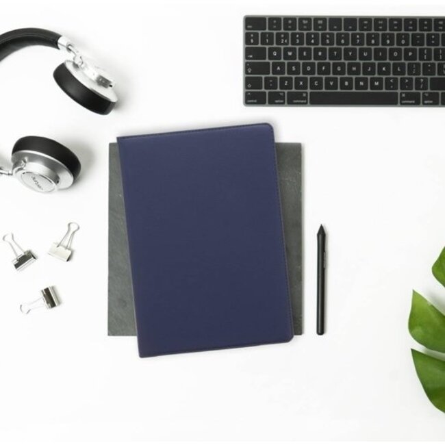 Case2go - Hoes voor de iPad 10.2 inch 2019 / 2020 / 2021 - 360 Graden Draaibare Book Case + Screenprotector - Donker Blauw