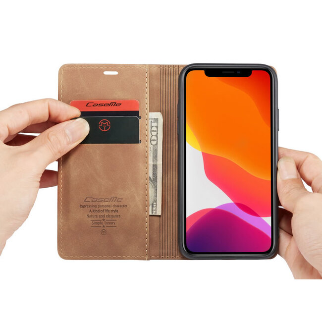 CaseMe - iPhone 11 hoesje - Wallet Book Case - Magneetsluiting - Licht Bruin