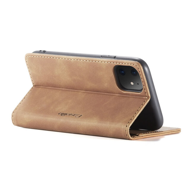 CaseMe - iPhone 11 hoesje - Wallet Book Case - Magneetsluiting - Licht Bruin