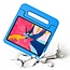 Case2go - Kinderhoes voor de Apple iPad Air 10.9 (2020) - iPad Air 4 - Schokbestendige case met handvat - Blauw