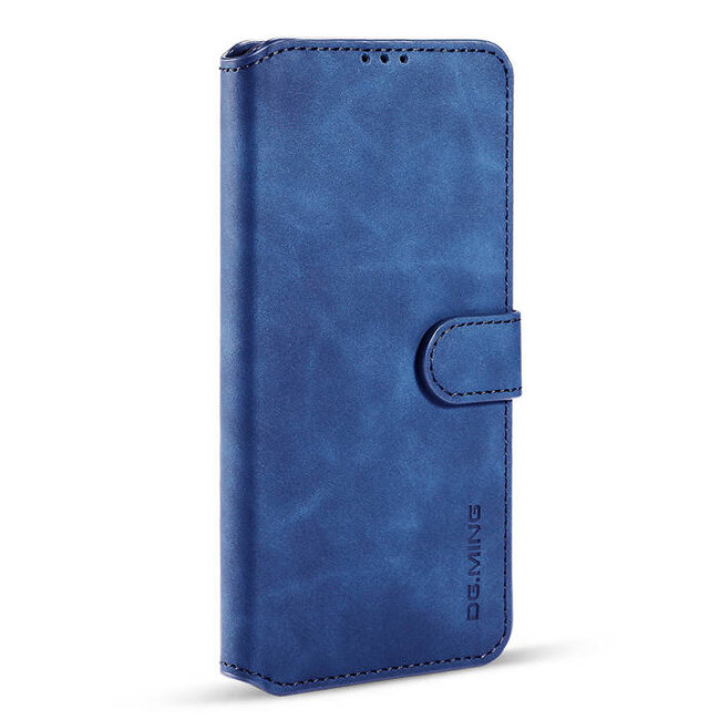 CaseMe - iPhone 12 / 12 Pro Hoesje - Met Magnetische Sluiting - Ming Serie - Leren Book Case - Blauw