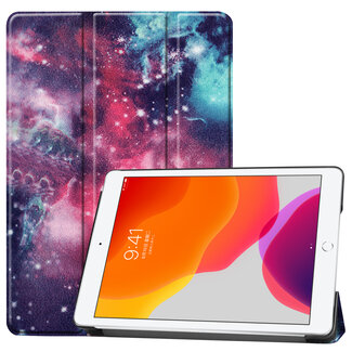 Case2go Tablet hoes geschikt voor Apple iPad 2021 / 2020 / 2019 tri-fold hoes - 10.2 inch - Case met Auto Wake/Sleep functie - Galaxy