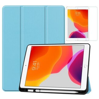 Case2go Tablet hoes geschikt voor Ipad 10.2 Inch 2019 / 2020 / 2021 - Tri-Fold Book Case met Apple Pencil houder + Screenprotector - Licht Blauw