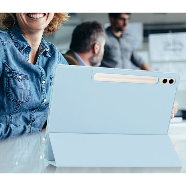 Case2go - Tablet hoes geschikt voor Samsung Galaxy Tab S9 Plus (2023) - Tri-fold Case - Met Pencilhouder - Licht Blauw