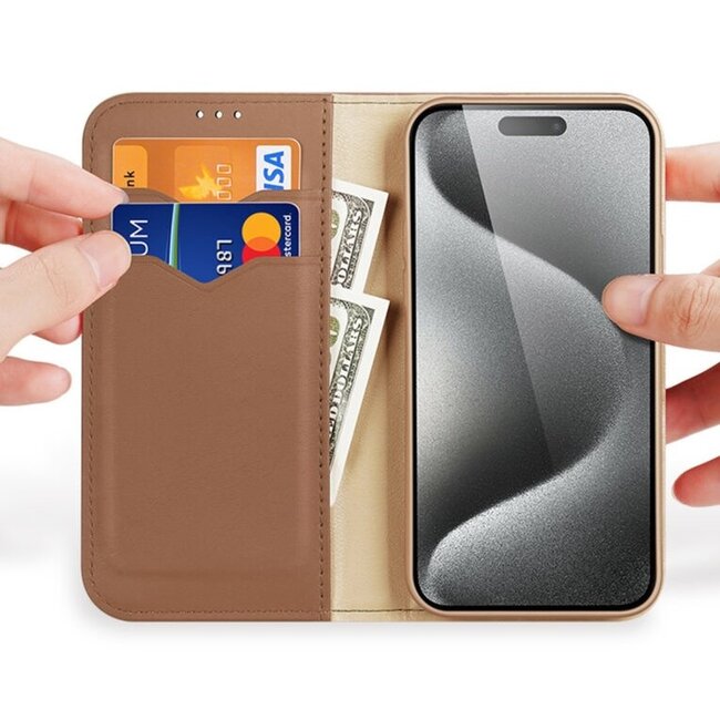Dux Ducis - Telefoonhoesje geschikt voor iPhone 15 Pro - Hivo Series Case - Bruin