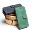 Case2go - Telefoonhoesje geschikt voor iPhone 13 Pro - Wallet Book Case - Met Magnetische Sluiting - Groen