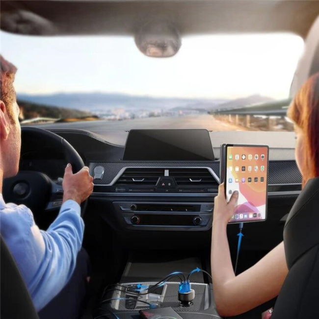 Joyroom - Autolader - Snellader voor mobiele telefoon - 2 x USB-C - 1 X USB-A - 30W - Zwart