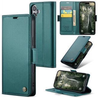CaseMe CaseMe - Hoesje geschikt voor Apple iPhone 16 - Retro Wallet Book Case - Met Magnetische Sluiting - Groen