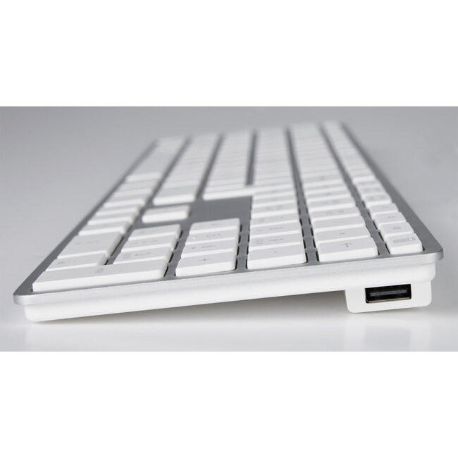 LMP Bedraad Aluminium Toetsenbord voor Windows – Dubbele USB 2.0 Poorten – Numeriek Keyboard – 110 Toetsen – AZERTY (FR) Indeling – Zilver/Wit