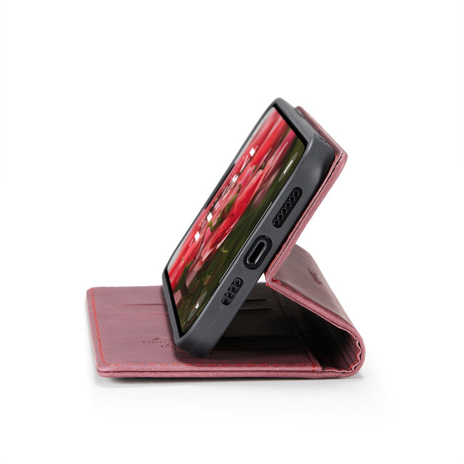 CaseMe - Telefoonhoesje geschikt voor Apple iPhone 16 Pro - Wallet Book Case - Met Magnetische Sluiting - Rood