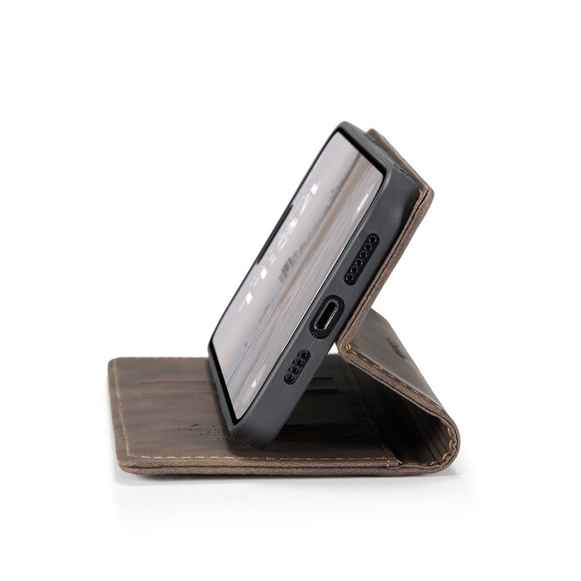 CaseMe - Telefoonhoesje geschikt voor Apple iPhone 16 - Wallet Book Case - Met Magnetische Sluiting - Donker Bruin