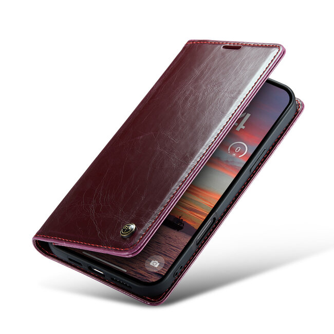 CaseMe - Telefoonhoesje geschikt voor Apple iPhone 16 Plus - Flip Wallet Case - Magneetsluiting - Rood