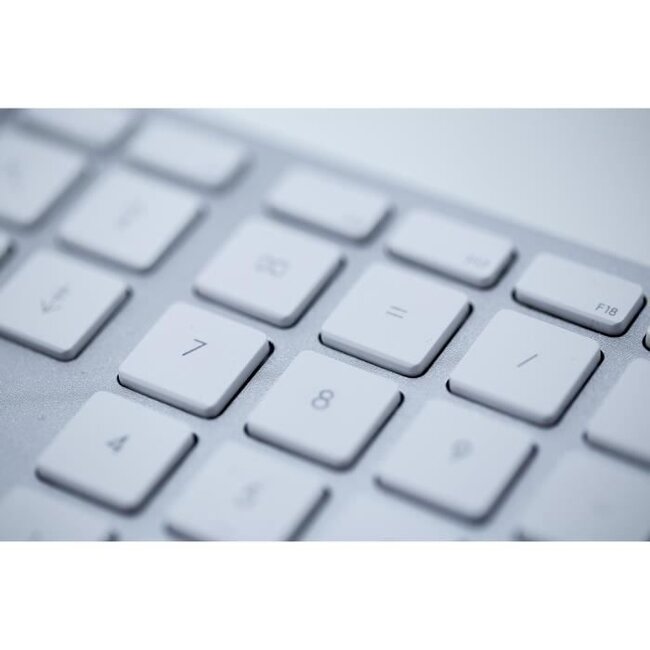 LMP Bedraad Aluminium Apple Toetsenbord met Numpad – AZERTY FR/BE Indeling – 110 Toetsen – Voor iMac, MacBook & Desktop – Dubbele USB Poorten – Zilver/Wit