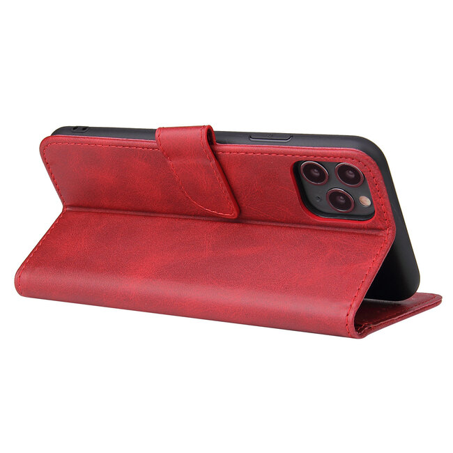 Case2go - Hoesje geschikt voor iPhone 11 Pro Max - Wallet Book Case -  Ruimte voor 3 pasjes - Rood