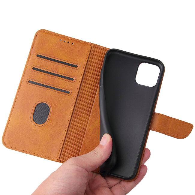 Case2go - Hoesje geschikt voor iPhone 11 Pro Max - Wallet Book Case -  Ruimte voor 3 pasjes - Licht Bruin