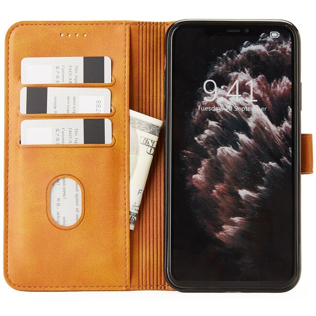Samsung Galaxy M11 Hoesje - Wallet Book Case - Magnetische sluiting - Ruimte voor 3 (bank)pasjes - Licht Bruin