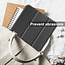 Tablethoes met screenprotector geschikt voor Apple iPad 11 (2025) A16 / iPad 10.9 (2022) - a16 hoes 2025 - iPad hoes 2025 - iPad hoes 10e generatie - Auto/Wake Functie - Tri-Fold - Zwart