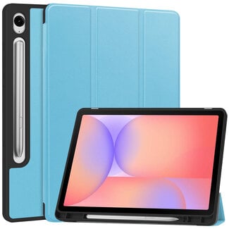 Case2go Case2go - Tablet hoes geschikt voor Samsung Galaxy Tab S10 Lite (2025) - 10.9 Inch - Tri-fold hoes met Auto/Wake functie en Magnetische sluiting - TPU Cover Met Pencil Houder - Licht Blauw