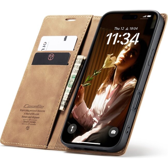 Caseme - Telefoonhoesje geschikt voor Apple iPhone 17 - Wallet Book Case - Met Magnetische Sluiting - Licht Bruin