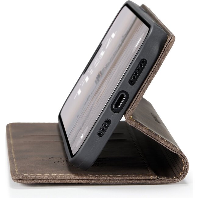 Caseme - Telefoonhoesje geschikt voor Apple iPhone 17 - Wallet Book Case - Met Magnetische Sluiting - Donker Bruin