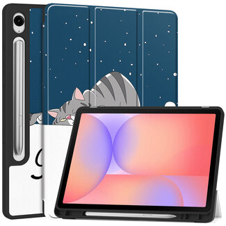 Hoozey Hoozey - Tablet hoes geschikt voor Samsung Galaxy Tab S11 (2025) - 11 Inch - Tri-fold hoes met Auto/Wake functie en Magnetische sluiting - TPU Cover Met Pencil Houder - Good Night