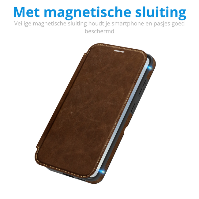 Hoesje geschikt voor Samsung Galaxy S25 Plus - Met Pasjeshouder - Geschikt voor MagSafe - Met magnetische sluiting - Donker Bruin