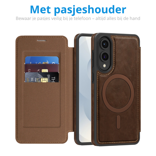 Hoesje geschikt voor Samsung Galaxy S25 Edge - Met Pasjeshouder - Geschikt voor MagSafe - Met magnetische sluiting - Donker Bruin