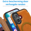 Hoesje geschikt voor iPhone 17 - Met Pasjeshouder - Geschikt voor MagSafe - Met magnetische sluiting - Licht Bruin