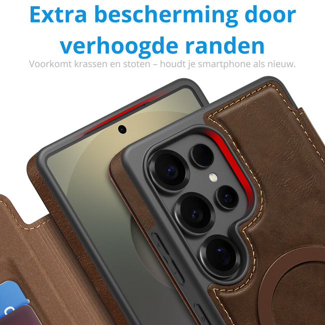 Hoesje geschikt voor Samsung Galaxy S25 Ultra - Met Pasjeshouder - Geschikt voor MagSafe - Met magnetische sluiting - Donker Bruin