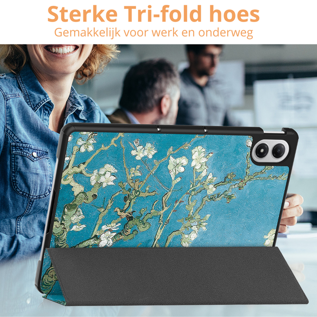 Hoozey - Tablet hoes geschikt voor Xiaomi Redmi Pad 2 Pro 2025 - Tri-fold hoes met Auto/Wake Functie en magneetsluiting - 12.1 inch - Witte Bloesem