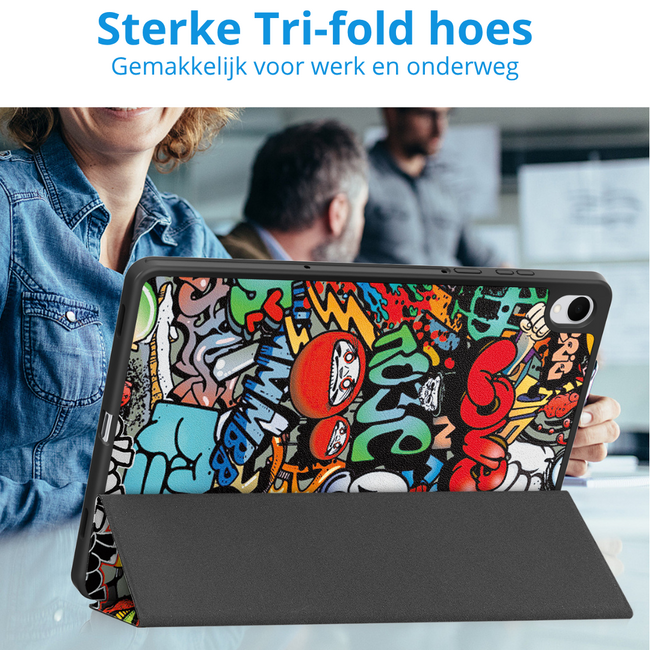 Case2go - Tablet hoes geschikt voor Samsung Galaxy Tab S11 (2025) - 11 Inch - Tri-fold hoes met Auto/Wake functie en Magnetische sluiting - TPU Cover Met Pencil Houder - Grafitti