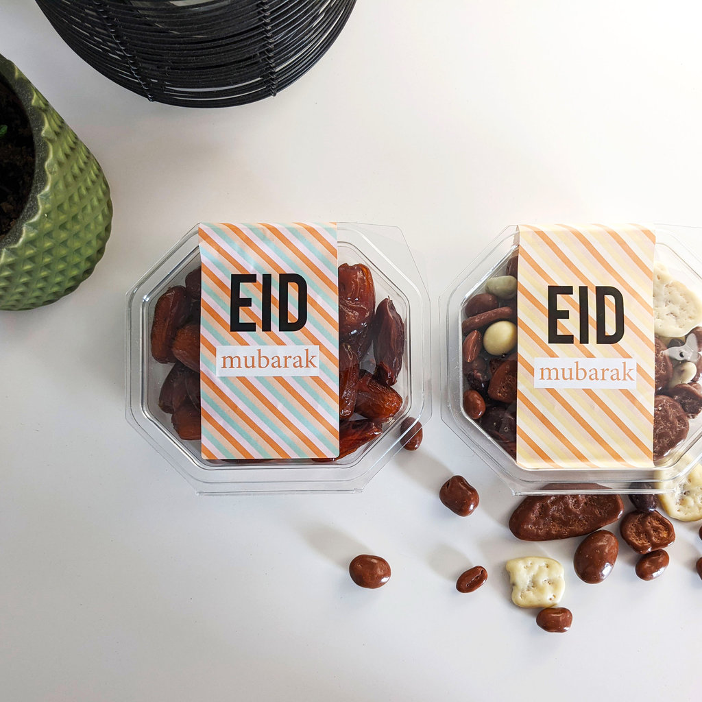 Eat your present Eid mubarak! - dadels - per 24