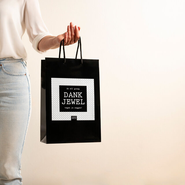 Giftbag klein - Ik wil graag DANKJEWEL tegen je zeggen - zwart - mt 24 x 12 x 36 per 12