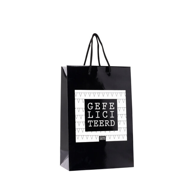 Giftbag klein - GEFELICITEERD - zwart - mt 24 x 12 x 36 per 12 Giftbag klein - GEFELICITEERD - zwart - mt 24 x 12 x 36 per 12