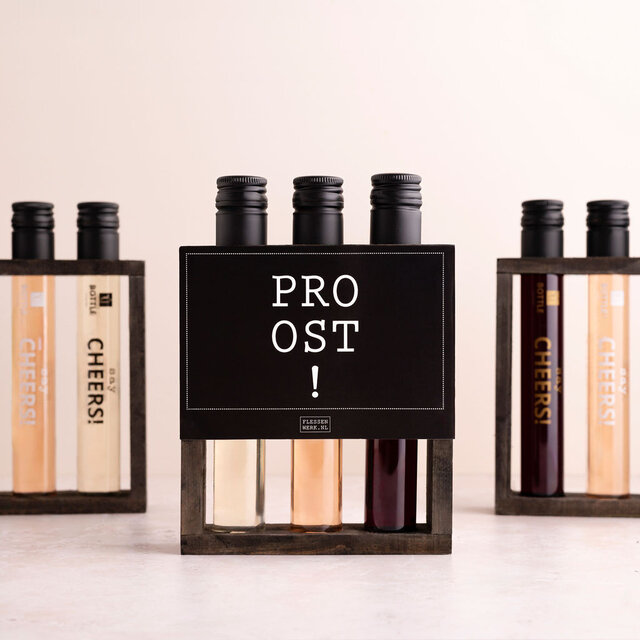 Wijngift - tubes in rekje - Proost! - per 6 Wijngift - tubes in rekje - Proost! - per 6