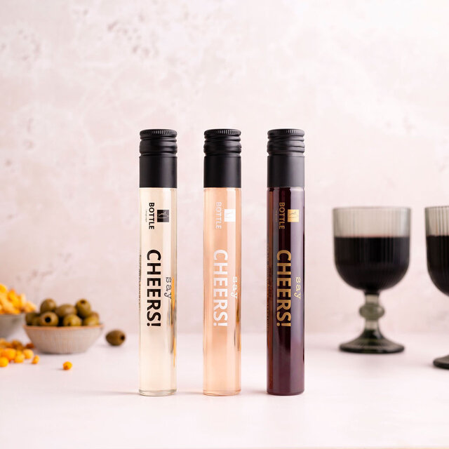Wijngift - tubes in rekje - Gefeliciteerd! - per 6 Wijngift - tubes in rekje - Gefeliciteerd! - per 6