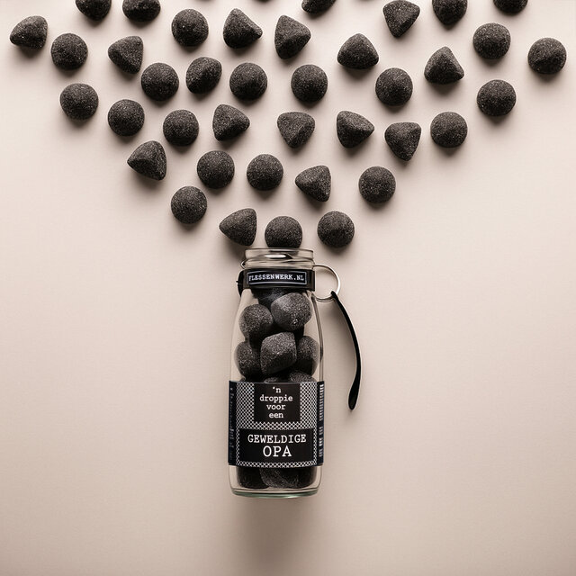 Dropflesje 250 ml ‘n Droppie voor een geweldige opa! met flessen opener- per 6 Dropflesje 250 ml ‘n Droppie voor een geweldige opa! met flessen opener- per 6