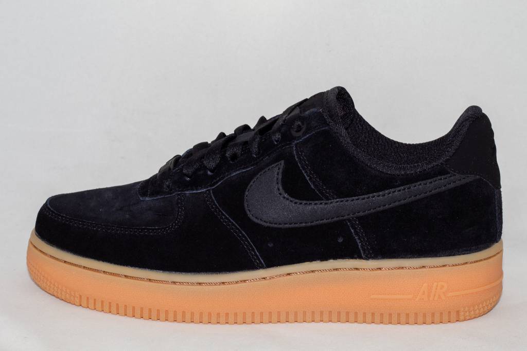 nike air force 1 07 se black gum