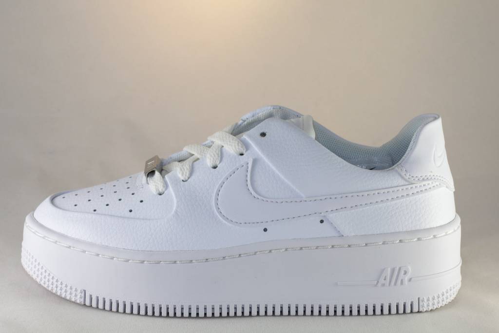 difference between nike air force 1 and sage